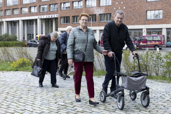 Ouderen onderweg met de BoodschappenBegeleidingsDienst (BBD)